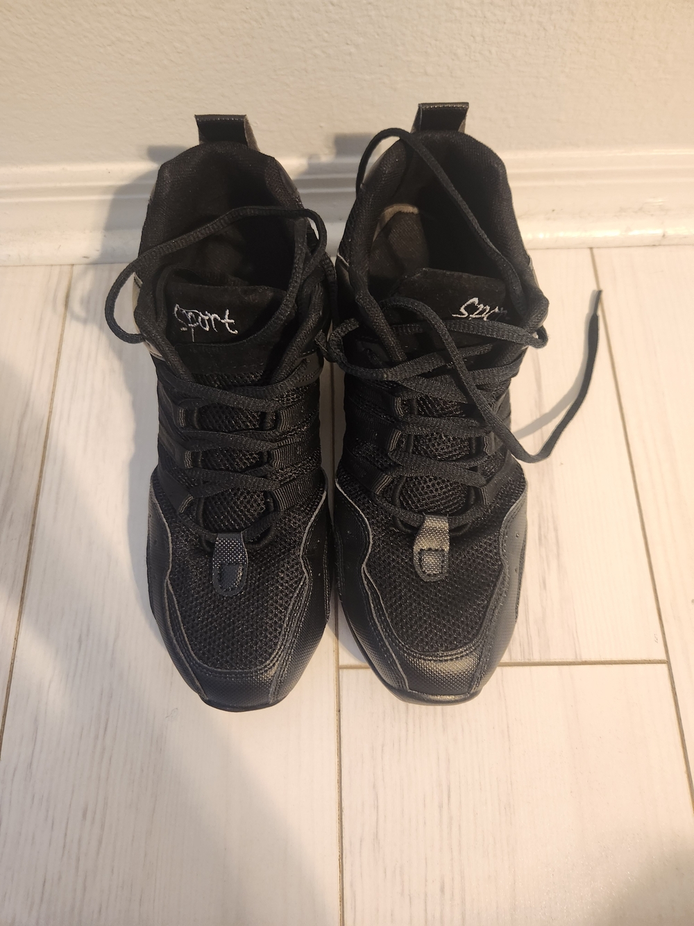 Sport Women's Black Mesh Lace-Up Sneakers